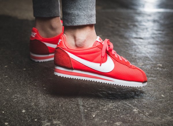 Basket Nike Classic Cortez 15 Nylon Bright Crimson White (1)