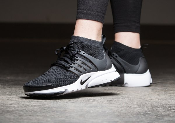 Basket Nike Wmns Air Presto Ultra Flyknit Black (noire) (1)