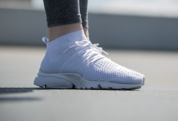 Basket Nike Wmns Air Presto Ultra Flyknit White