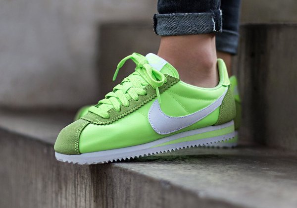 nike cortez verte jordan