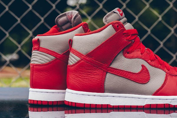 Chaussure Nike Dunk High Retro 'UNLV' (Soft Grey University Red) (2)