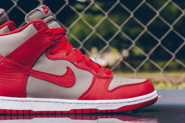 Chaussure Nike Dunk High Retro 'UNLV' (Soft Grey University Red) (3)