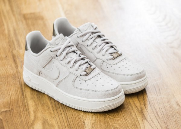 Chaussure Nike Wmns Air Force 1 07 Low Suede Premium Gamma Grey (1-1)