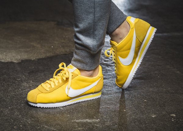 Chaussure Nike Wmns Classic Cortez 15 Nylon Varsity Maize White (4)