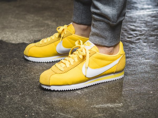 Chaussure Nike Wmns Classic Cortez 15 Nylon Varsity Maize White (5)