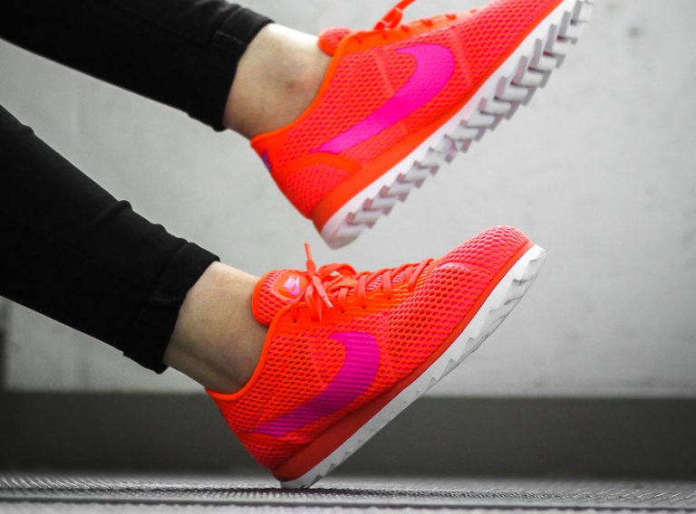 nike cortez ultra crimson