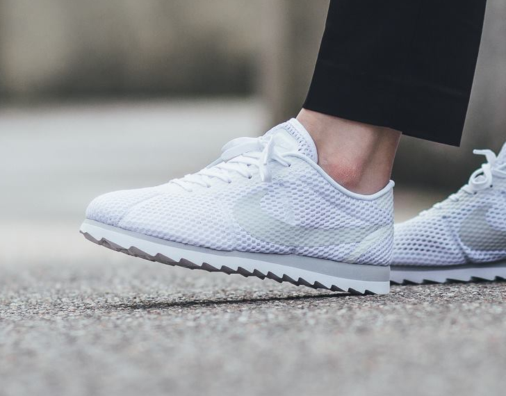 nike cortez platinum white