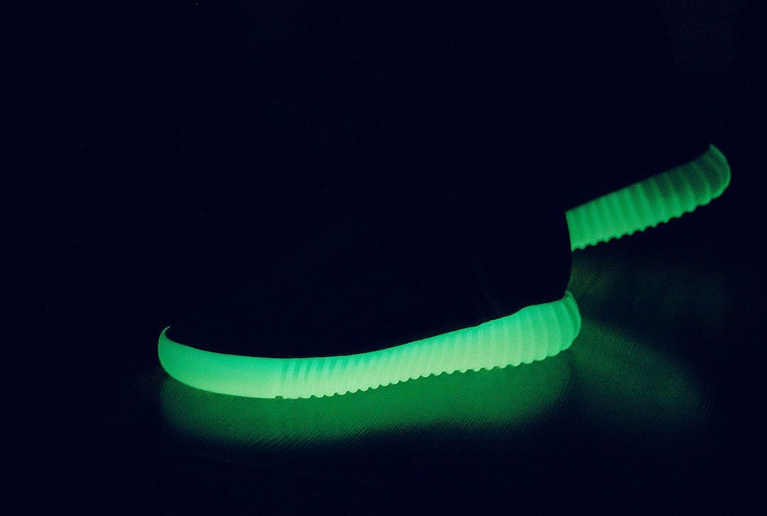 Adidas Yeezy 750 Boost 'Grey Gum' (glow in the dark) (8)