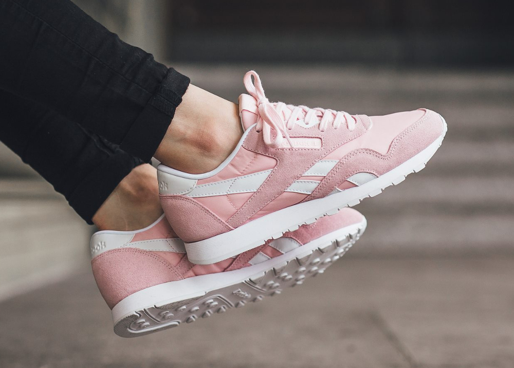 Ydeevne etikette aldrig Reebok Classic Nylon SP 'Porcelain Pink & Crisp Blue'