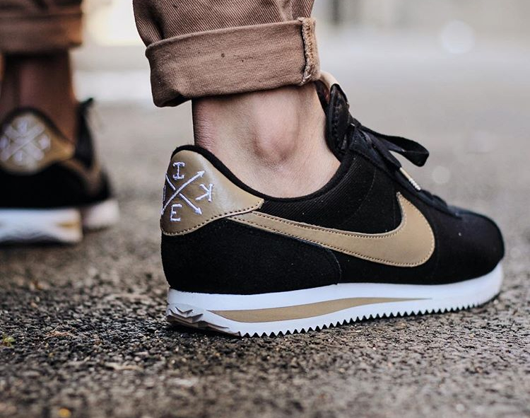 nike cortez baseball