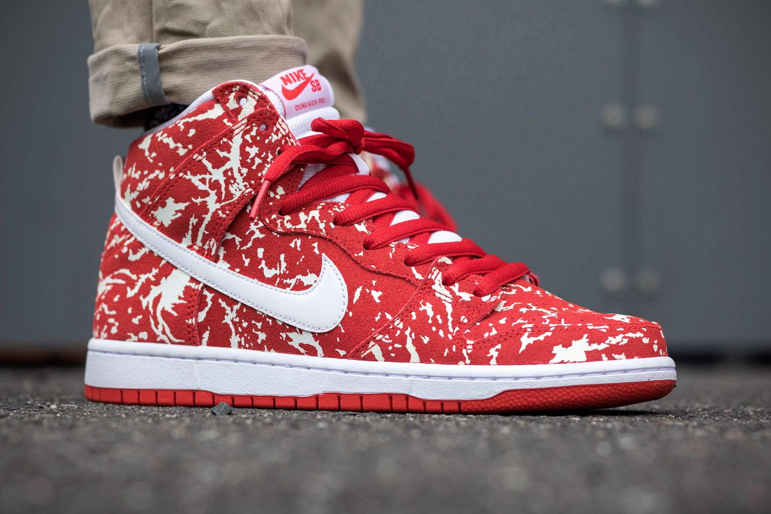 nike sb dunk high raw meat