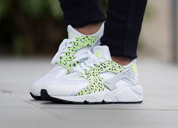 Nike Air Huarache 'Cheetah' Ghost Green