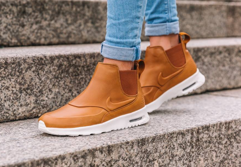 bottines-Nike-Wmns-Air-Max-Thea-Mid-Ale-Brown-pas-cher-en-soldes