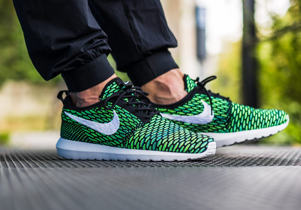 Flyknit roshe hot sale