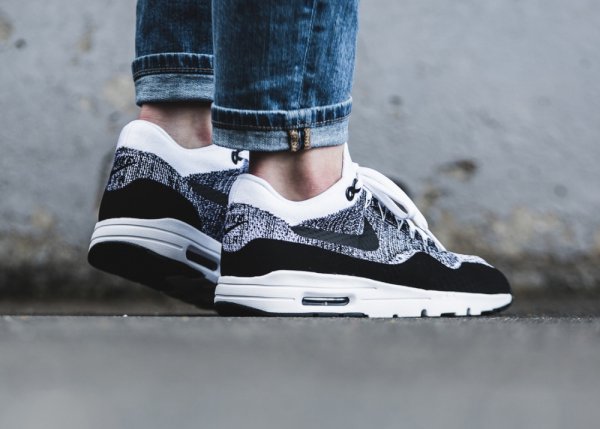 nike air max 1 flyknit oreo
