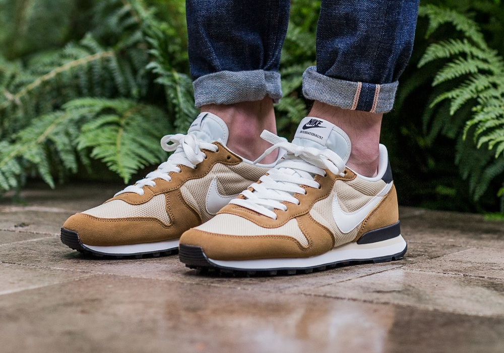 Nike internationalist hotsell camel