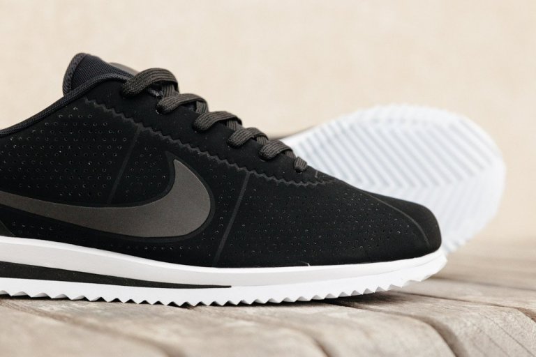 nike cortez ultra moire black and white