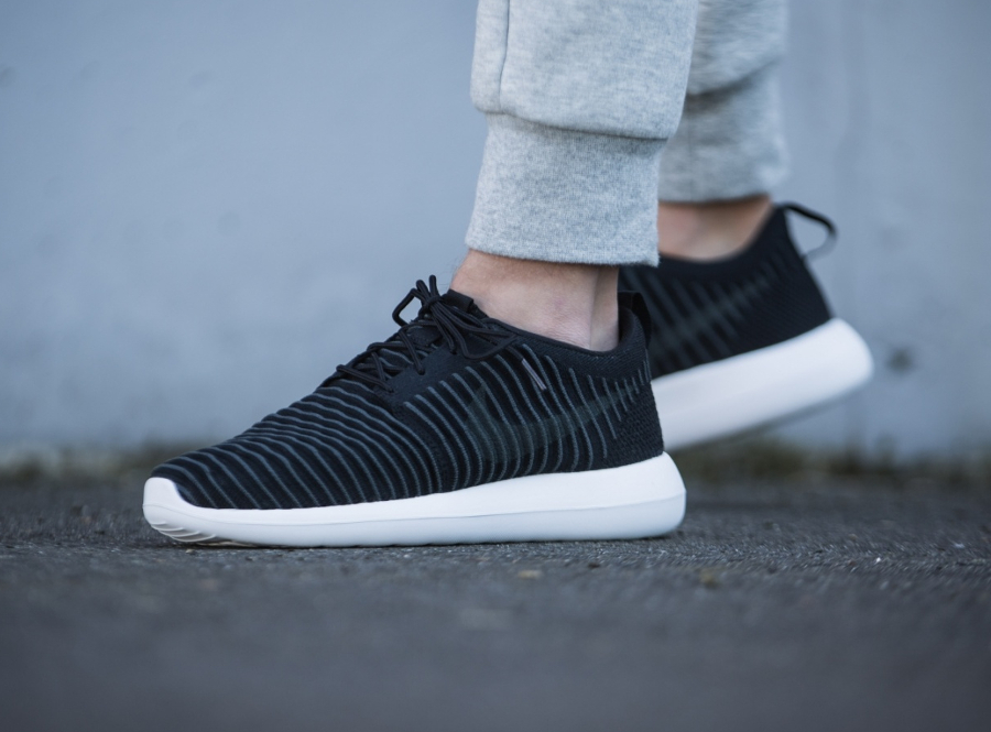 nike roshe 2 flyknit black