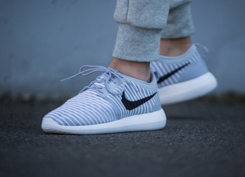 nike rose gris