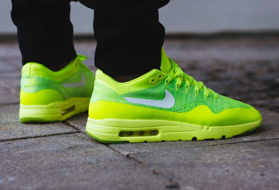 Nike Air Max 1 Ultra Flyknit Fluo (Volt White Electric Green) (2)