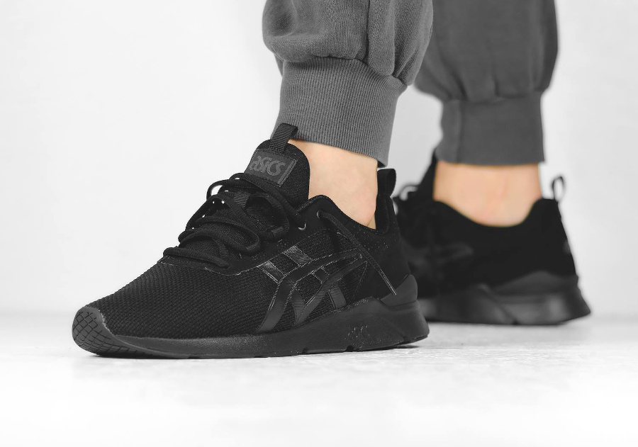 O trouver la Asics Gel Lyte Runner Triple Black noire