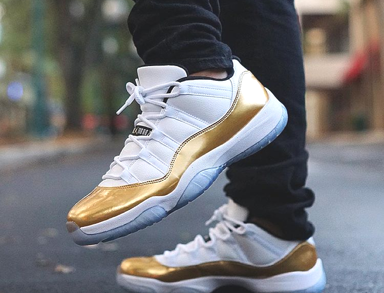 retro 11 low closing ceremony