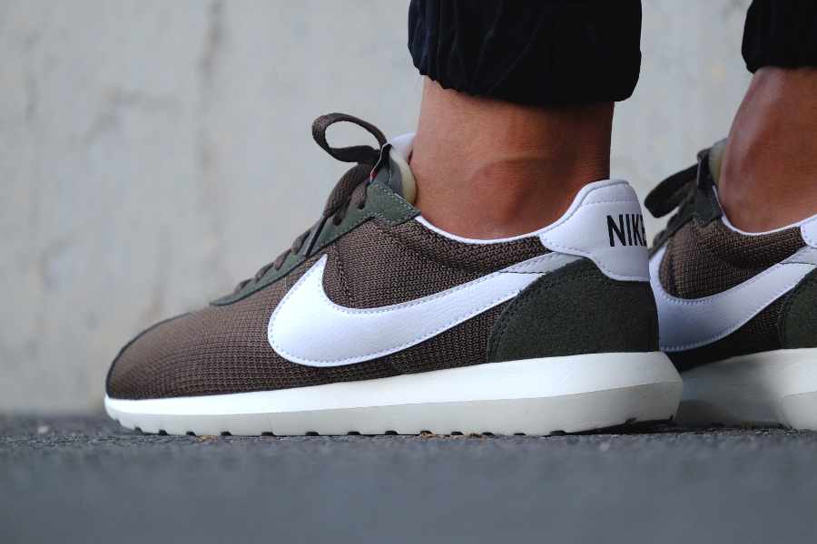 nike roshe cargo khaki