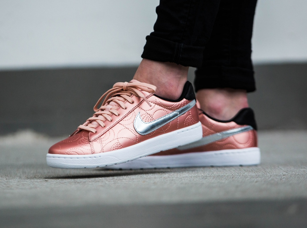 nike rose classic sneakers