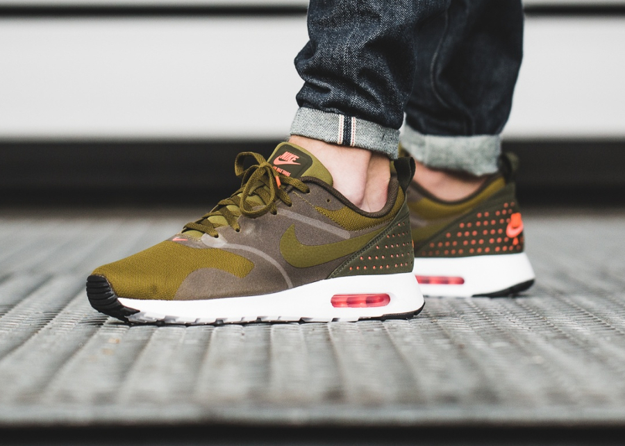 O trouver la Nike Air Max Tavas Olive Flak Infrared