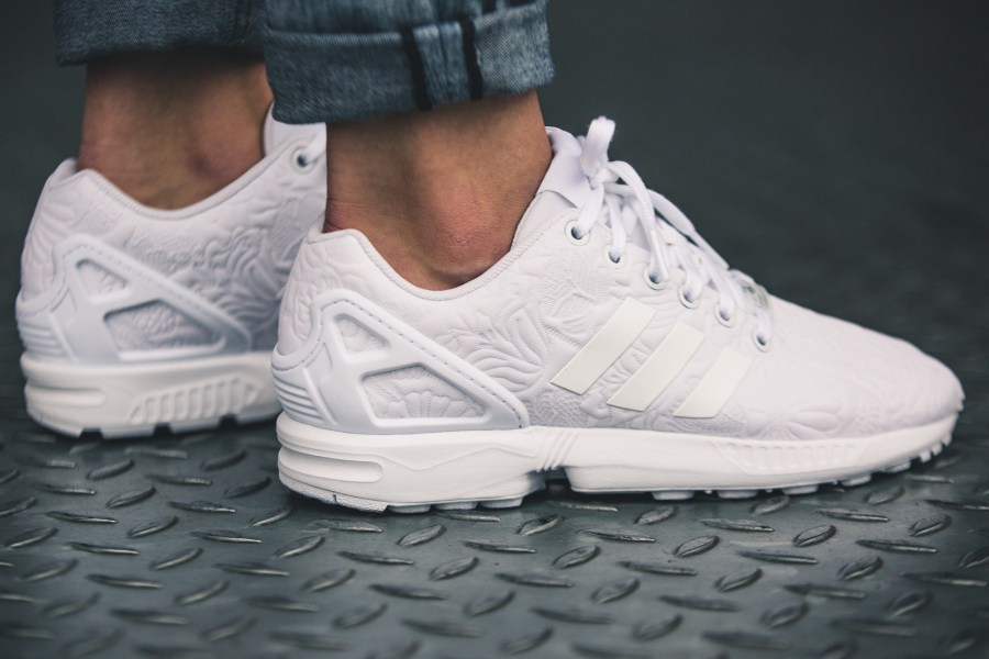 chaussure adidas zx flux noir et blanc