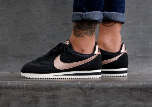 nike cortez black metallic red bronze