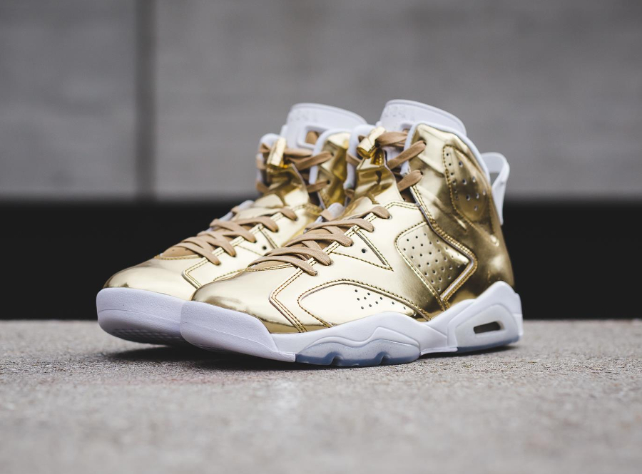 chaussures dorées jordan