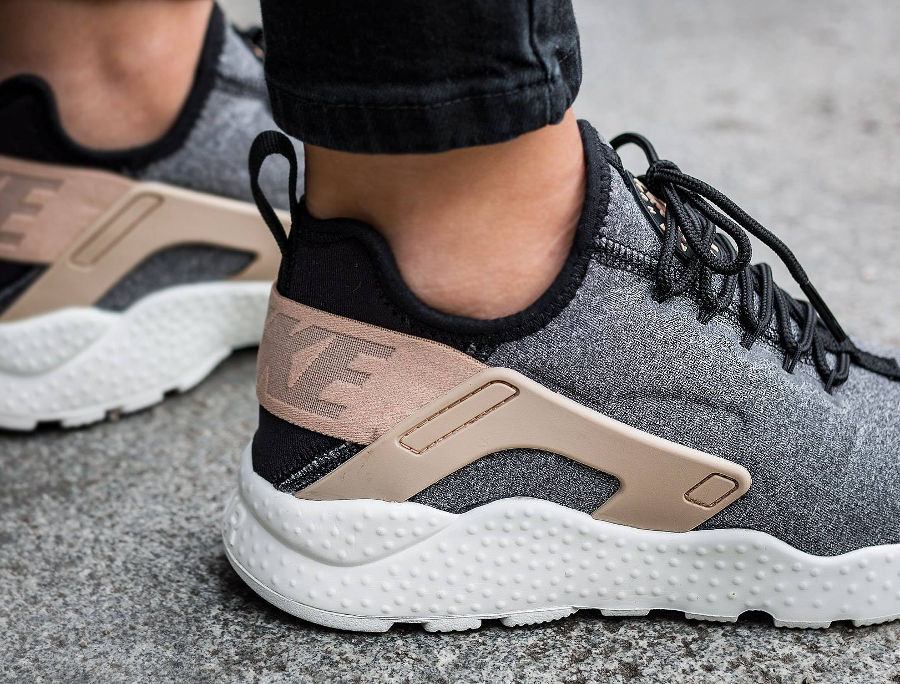 nike huarache femme grise