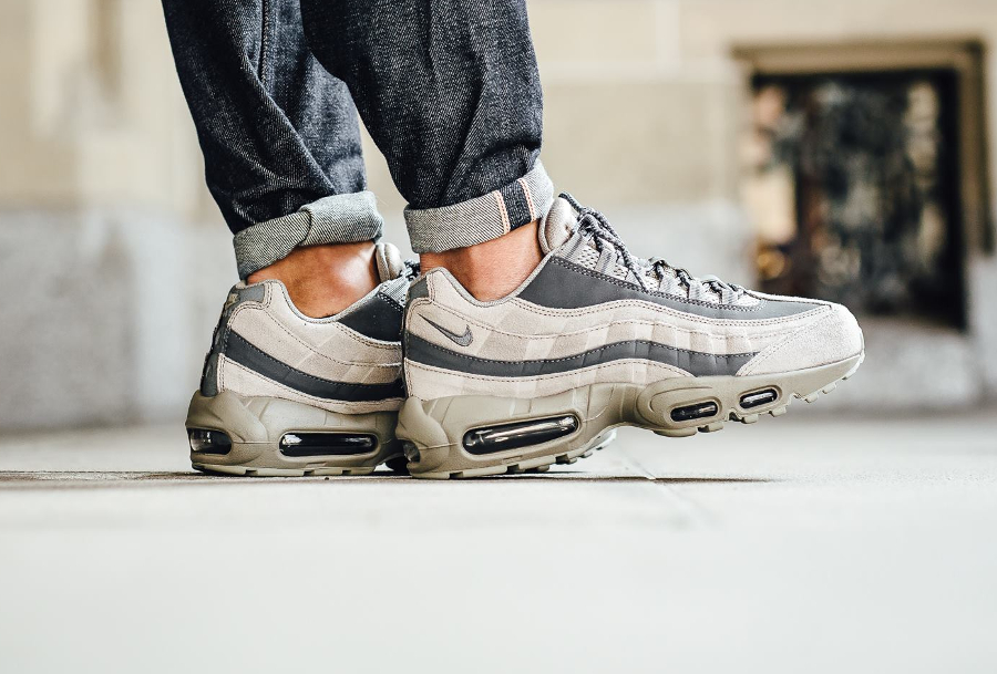 air max 95 light grey