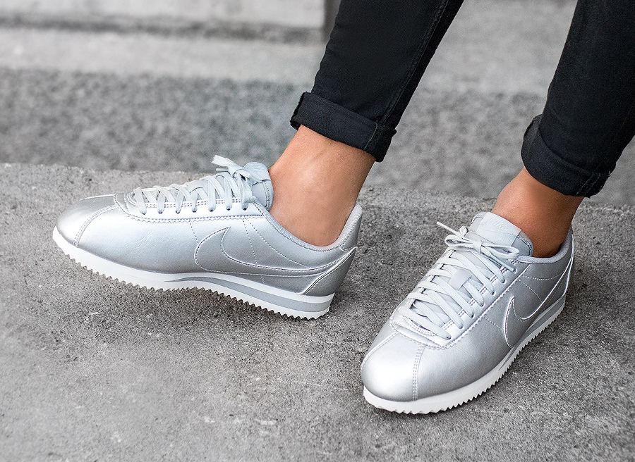 chaussure-nike-classic-cortez-metallic-silver-femme-3