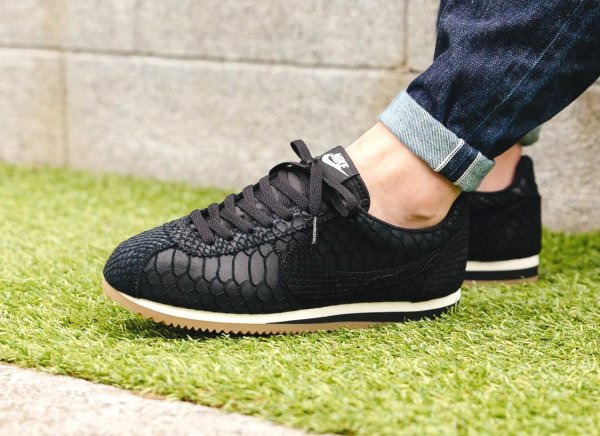 nike cortez leather premium black gum