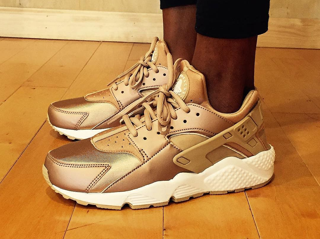 nike air huarache bronze