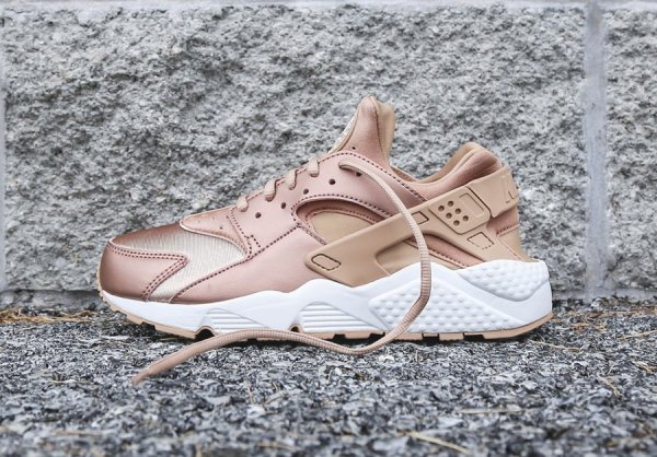 nike wmns air huarache bronze