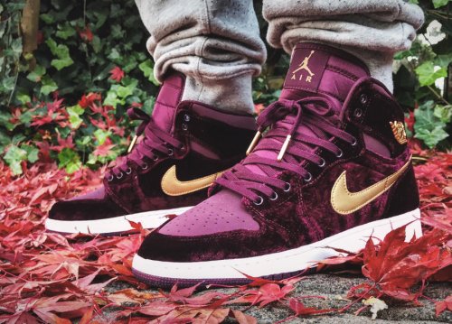 jordan retro 1 velvet maroon