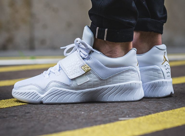 Air Jordan J23 'Croc' White Metallic Gold : où la trouver ?