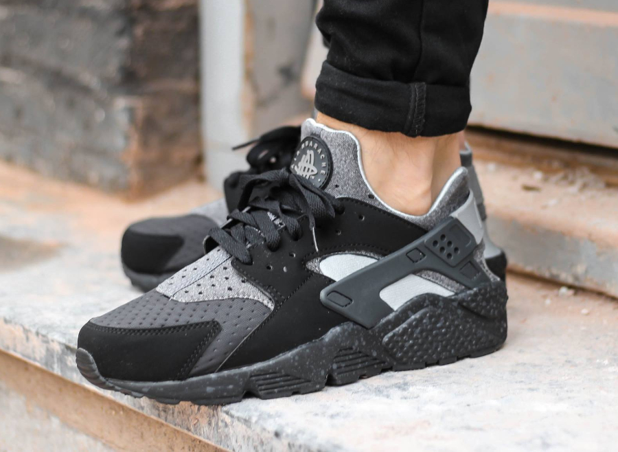 avis-basket-nike-air-huarache-run-se-special-edition-oreo-black-wolf-grey