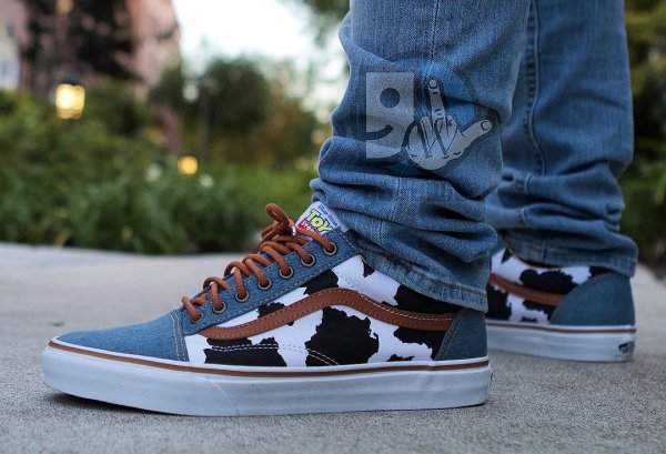 vans old skool toy story