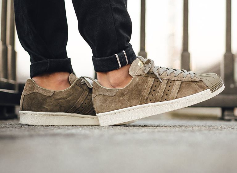 adidas superstar grise en daim