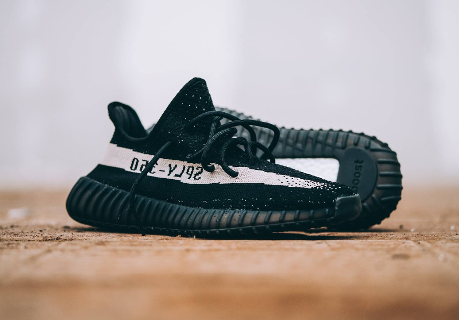 yeezy 350 boost v2 noir