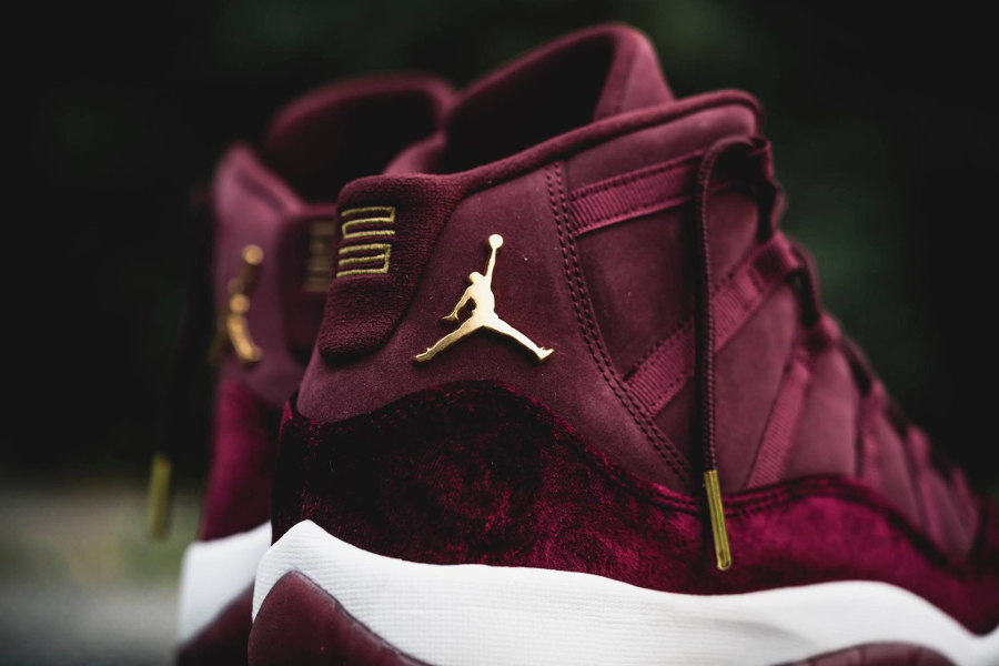 jordan retro 11 maroon velvet