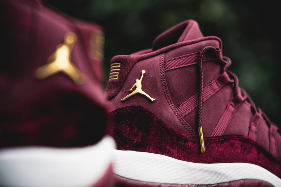 jordan retro 11 maroon velvet