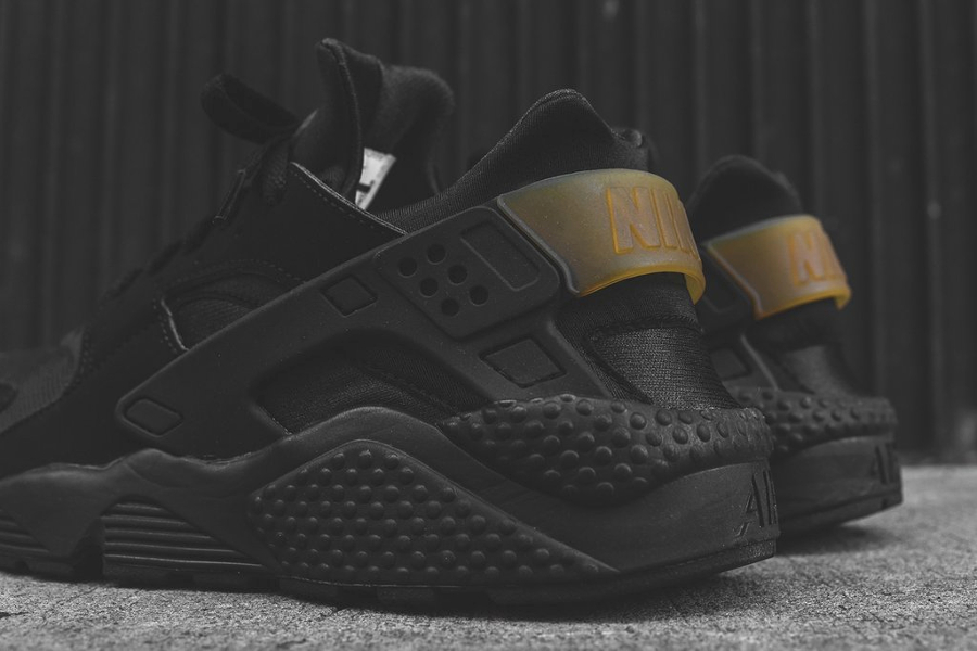 Nike Air Huarache Black Metallic Gold laniere doree pour homme