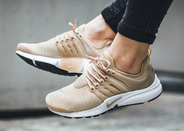 nike femme beige