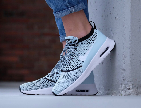 NIKE Air Max Thea Ultra Flyknit Chaussures Femme, grau / hellblau