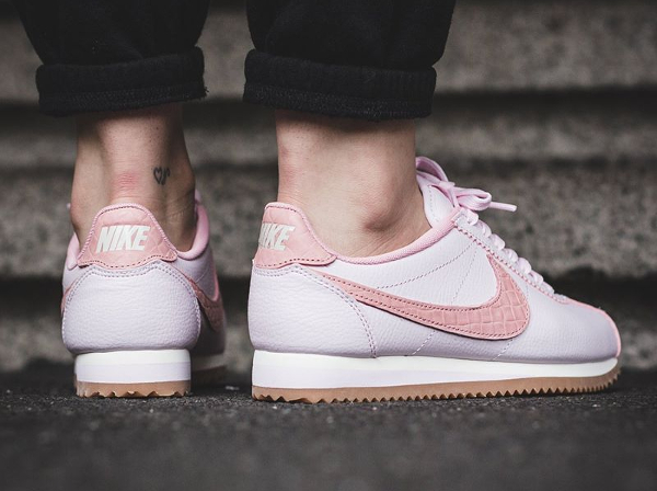 nike cortez pearl pink